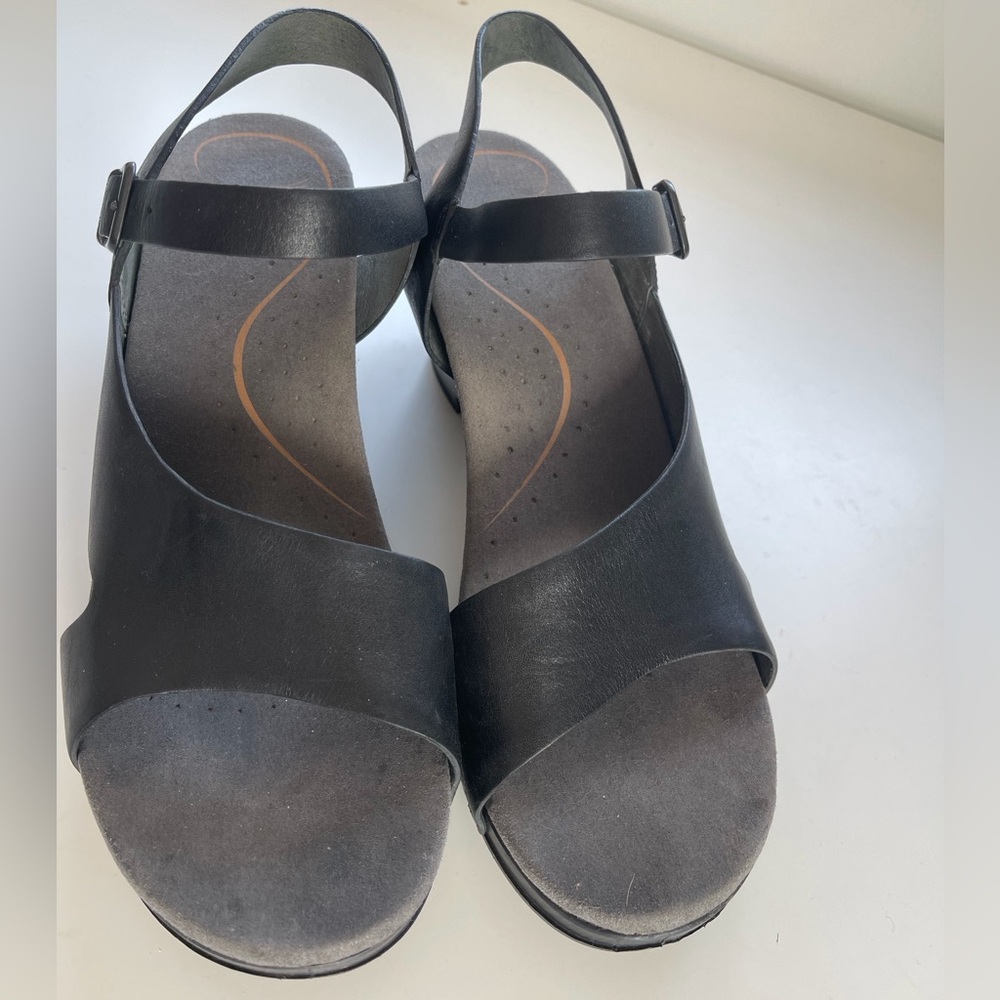 Dansko Tasha Leather Clog Sandals With Cutout Heel Detail Size EU 40 (9.5-10) - Picture 9 of 9